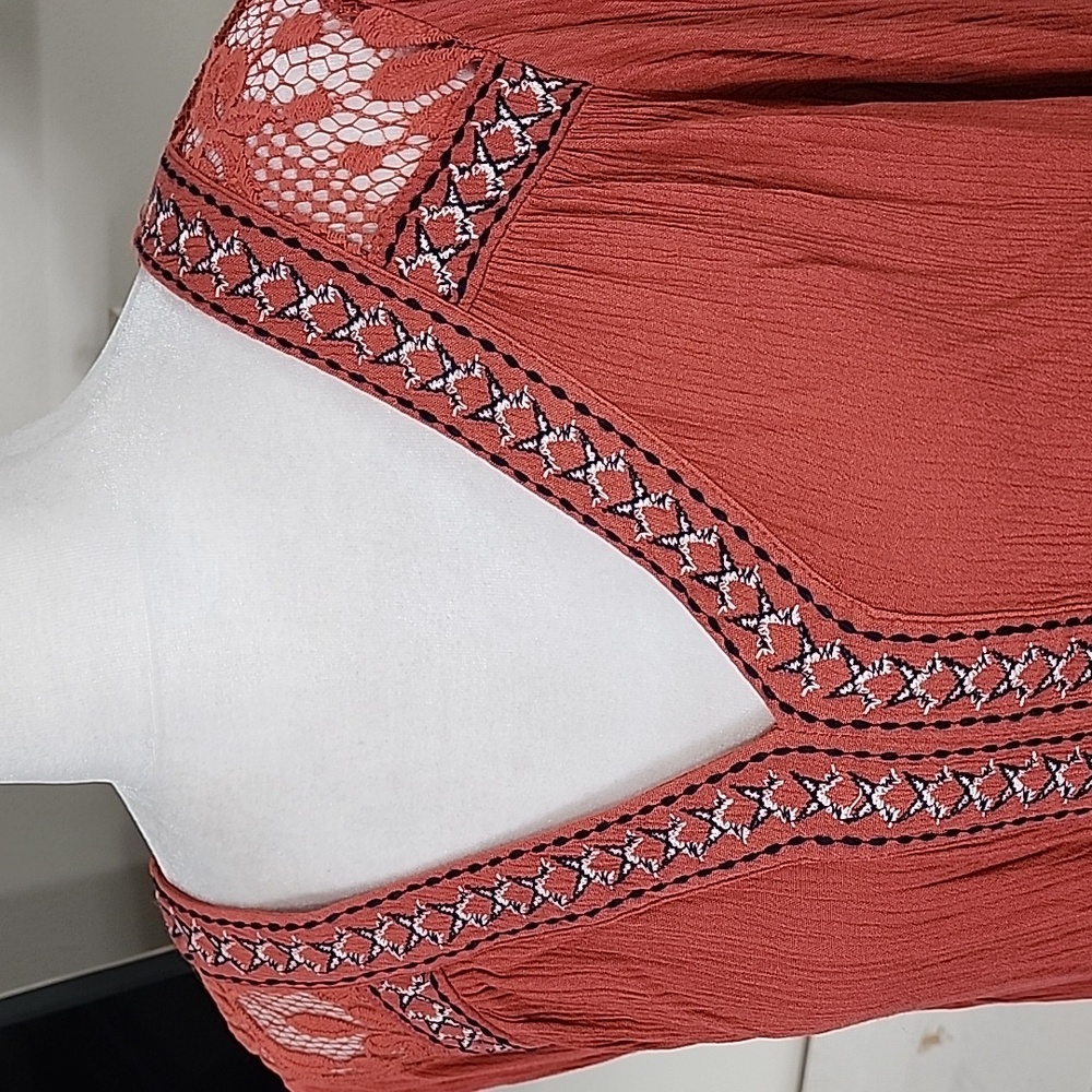 Artesia Embroidered Lace Detail V-Neck Boho Top - Picture 4 of 9
